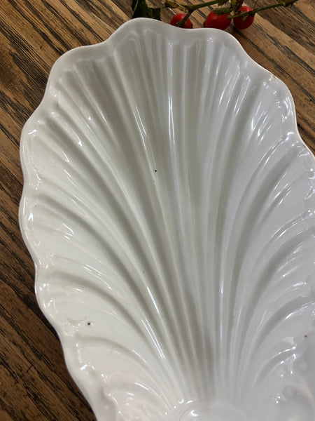 Ravier coquille, porcelaine blanche de Paris