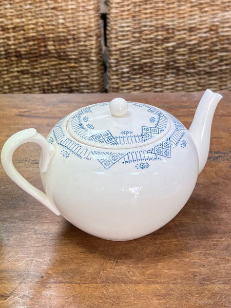 Service à thé en faïence, Théière, sucrier et 6 tasses et soucoupes, Gien ‘’Fontenay’’